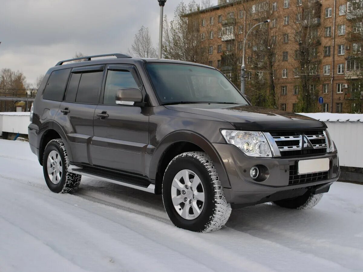 Pajero отзывы владельцев. Митсубиси Паджеро 2014. Mitsubishi Pajero-IV, 2014. Митсубиси Паджеро 4 2014. Мицубиси Паджеро 2014 серый.