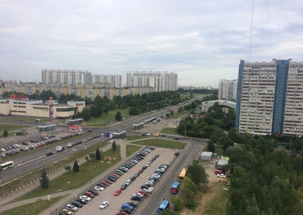 Москва ул тарусская. Тарусская улица Ясенево Москва. Станция Ясенево Москва. Станция метро Ясенево. Ясенево 2022.