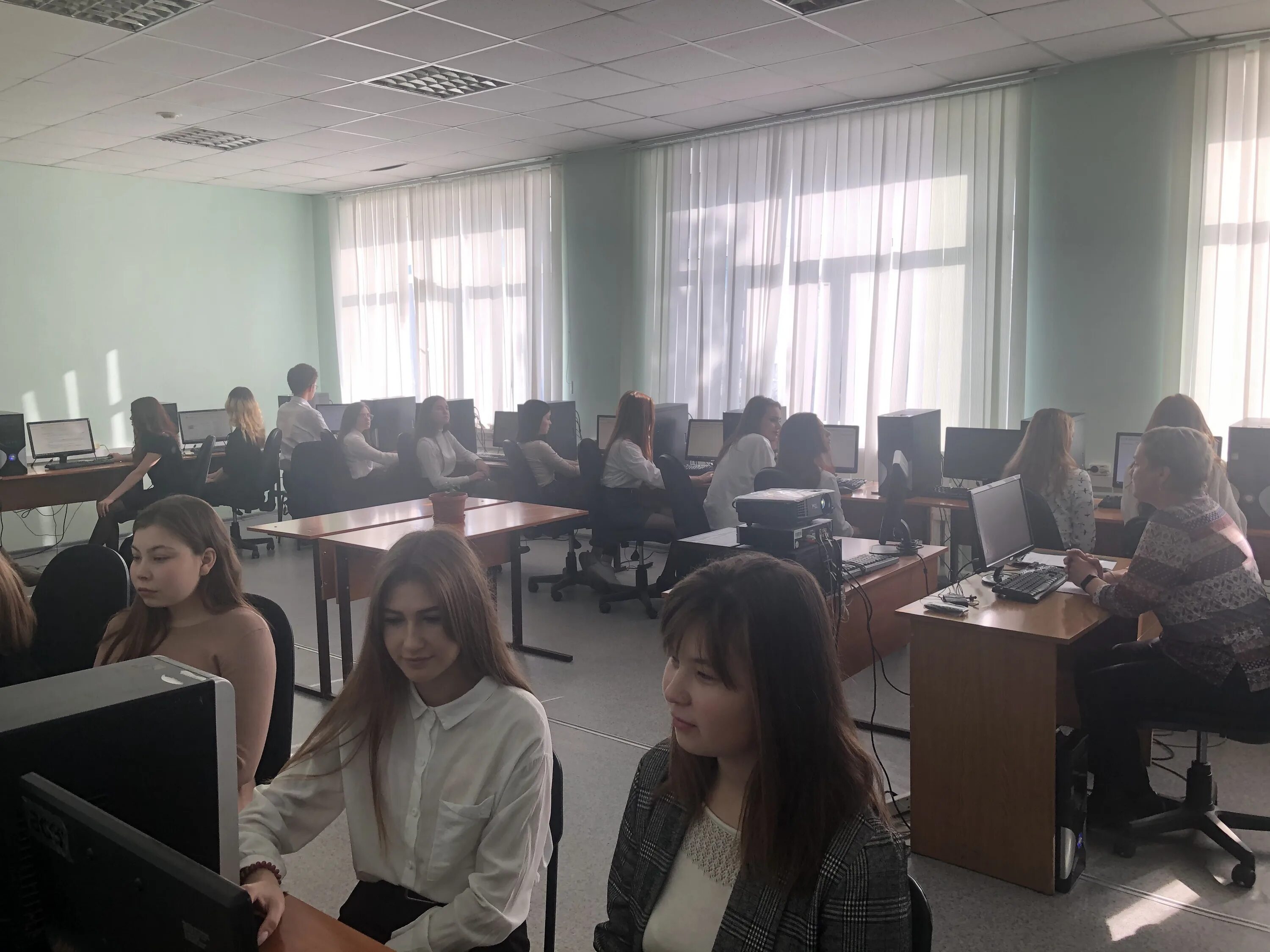 Финансовый университет в канаше. Канашский финансово-экономический колледж. Город канаш чувашия. Чмк чебоксарский медицинский колледж. Преподаватели кфэк канаш.