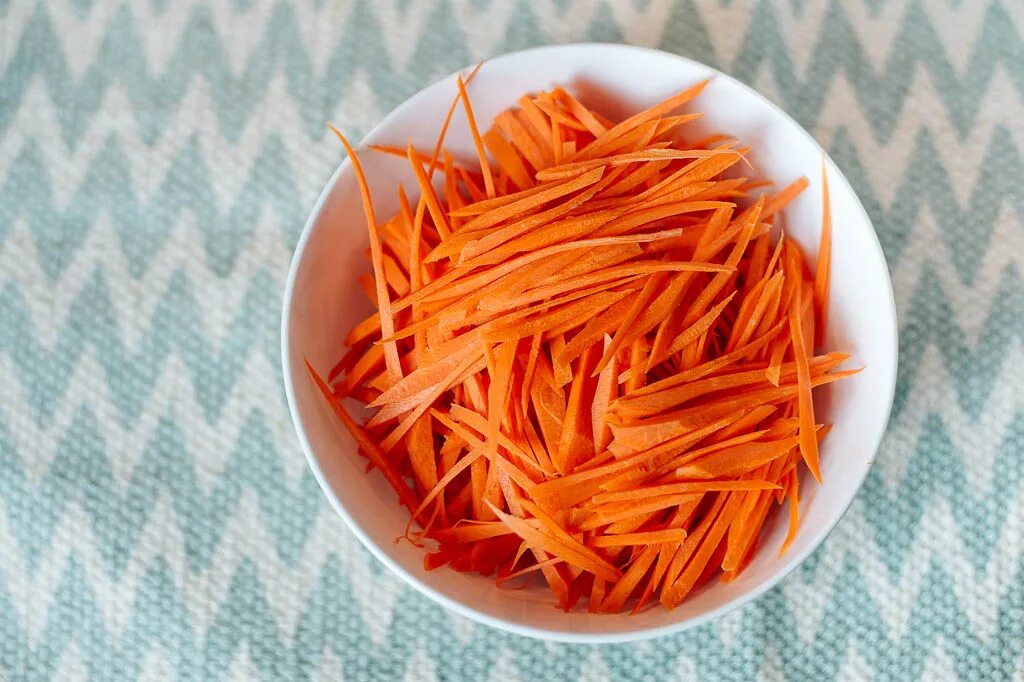 Julienne Carrots. Овощи соломкой. Морковь нарезанная. Нарезка моркови соломкой. Лапша из моркови