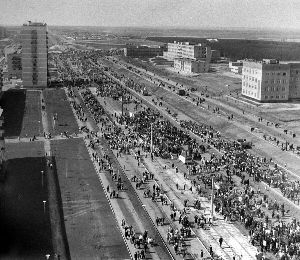 1 мая комсомол ссср демонстрация. Май 1973. Май 1973. Демонстрация 1 мая 2023. Май 1973.