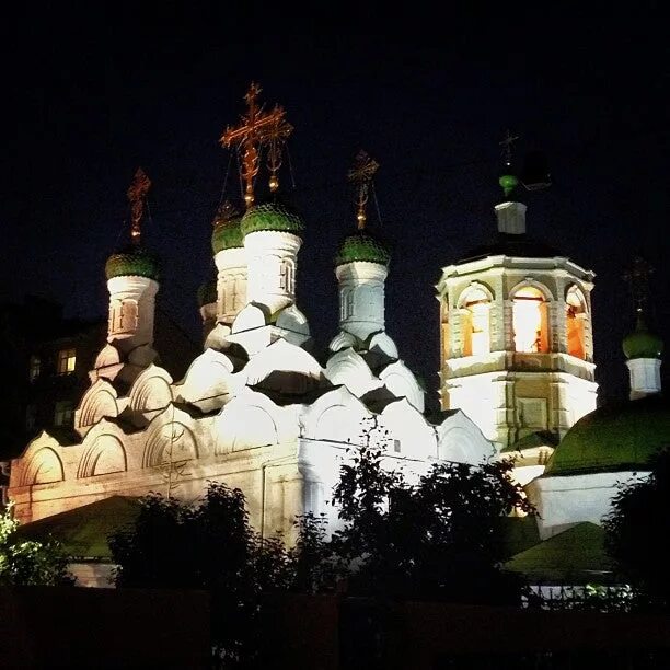 Церковь успения пресвятой богородицы в путинках, москва. Храм успения пресвятой богородицы в путинках фото. Успенская церковь в успенском переулке москва. Храм пресвятой богородицы в москве в путинках. Храм в путинках успение богородицы.