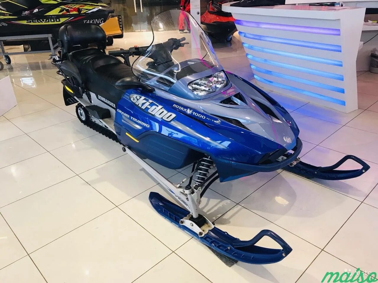 Brp grand touring. BRP Ski Doo Grand Touring 900 Ace. БРП бомбардир снегоход. BRP Grand Touring 800. Снегоход Бомбардье.