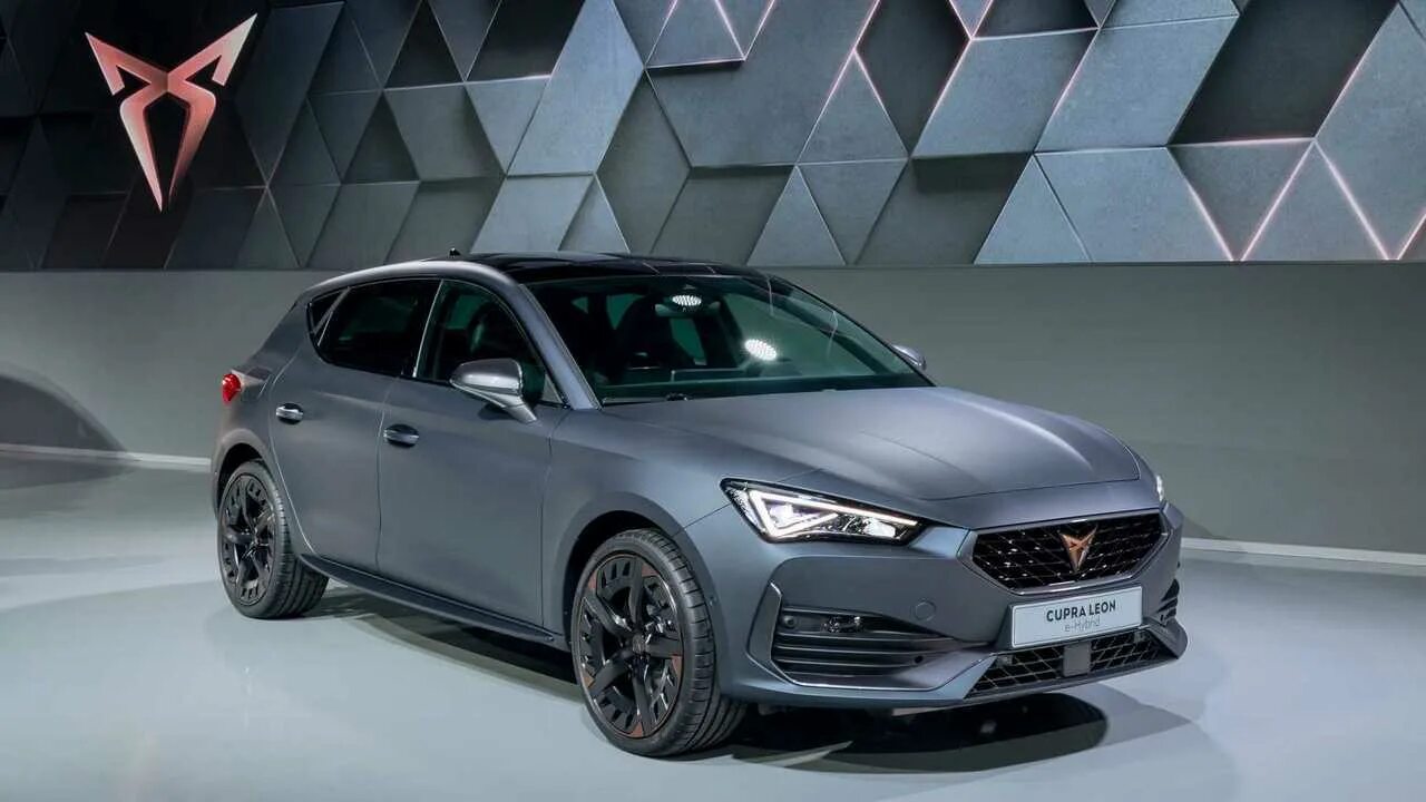 Seat Leon Cupra 2020. Seat Leon Cupra 2021.