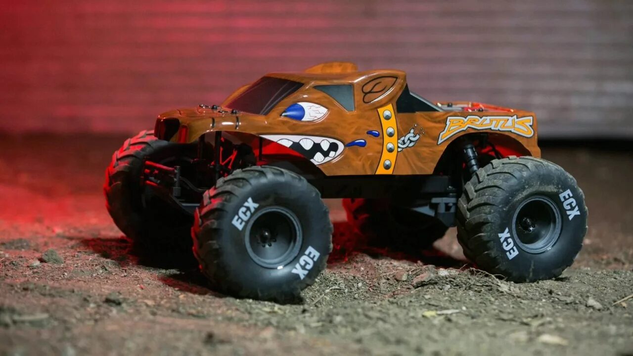 Rc update. Монстр трак машина настоящая. Monster Jam Brutus. Монстр трак бык. Монстр траки-грэевдигер-Grave Digger.