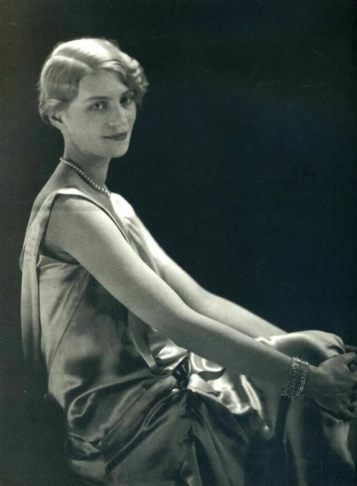 Lee Miller. Элизабет ли Миллер. Ли Миллер фотограф. Ли миллер в ванне гитлера