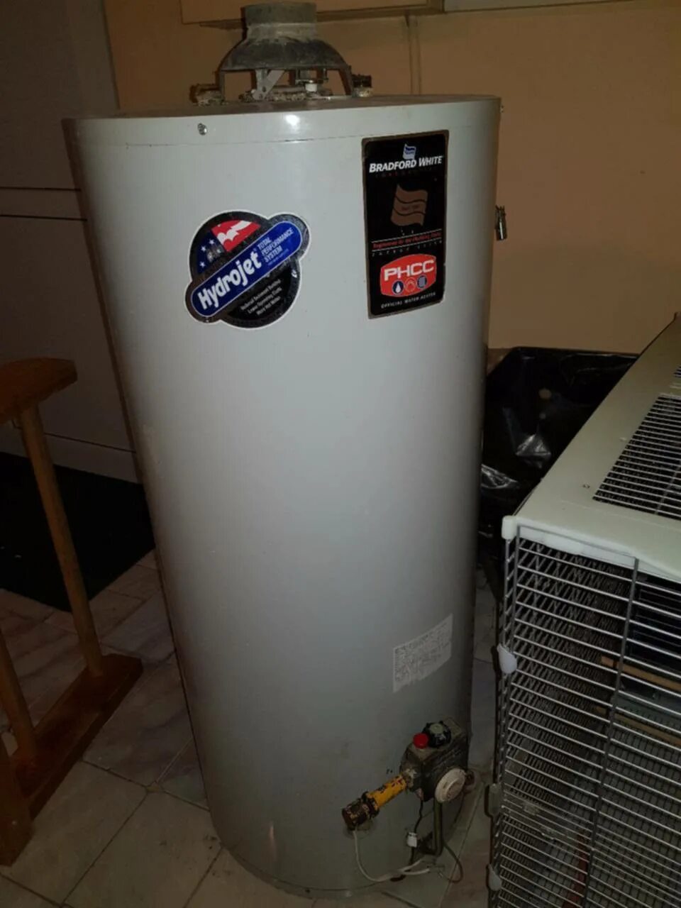 Бойлер газовый 200 литров напольный baxi. Напольный газовый бойлер аристон 200. Бойлер газовый 200 литров. Морфло газовый бойлер 200 л. Бойлер sga 200 ariston.