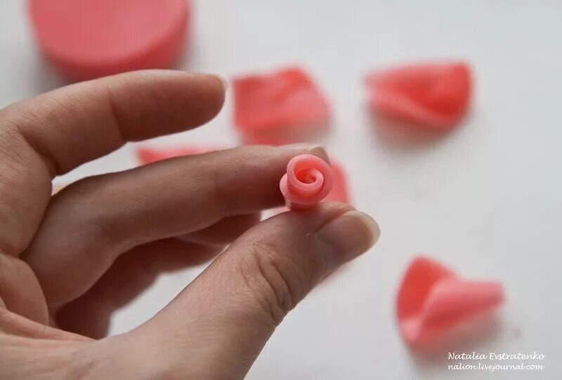 Как сделать розу из мыла. Мыло бутон розы. Цветы из мыла. Букет из мыльных роз. Розы из мыльной основы.