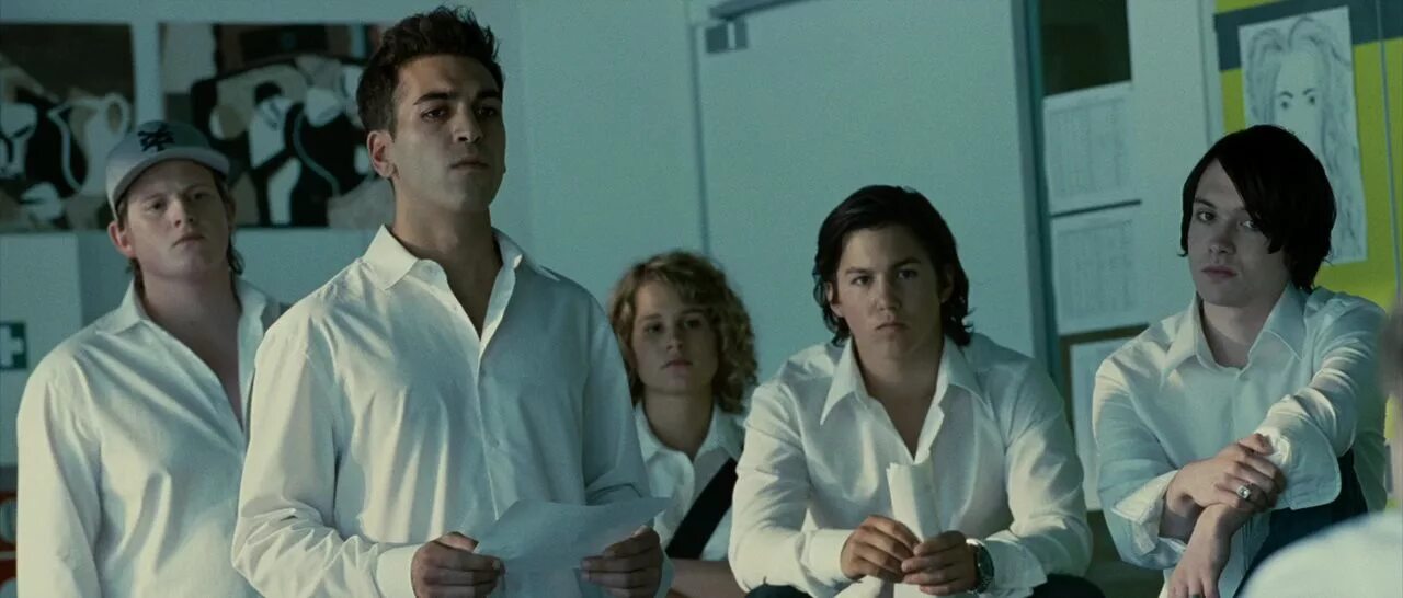 Эксперимент 2008. Рон джонс третья волна. Юрген фогель эксперимент. Эксперимент 2: волна (2008). Эксперимент 2008.