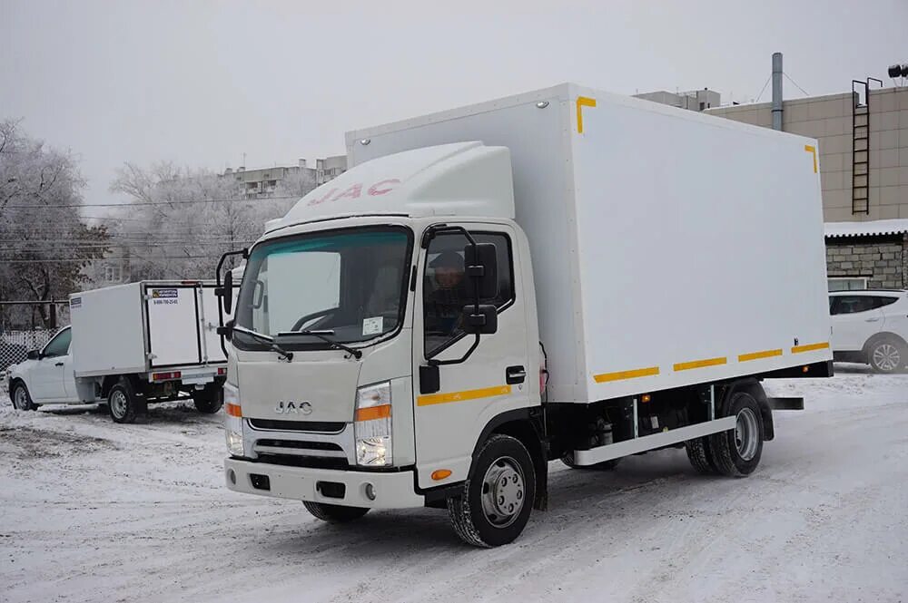 Isuzu forward 18. Грузовик изотермический фургон. Исузу npr75lk. 5 тонн. 0 (fsr34).