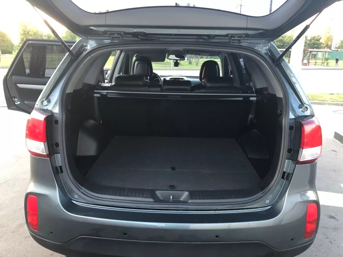 Kia sorento 2 размеры багажника. Соренто объем багажника. Kia sorento 2004 багажник. Kia sorento prime багажник. Багажник киа соренто 2.