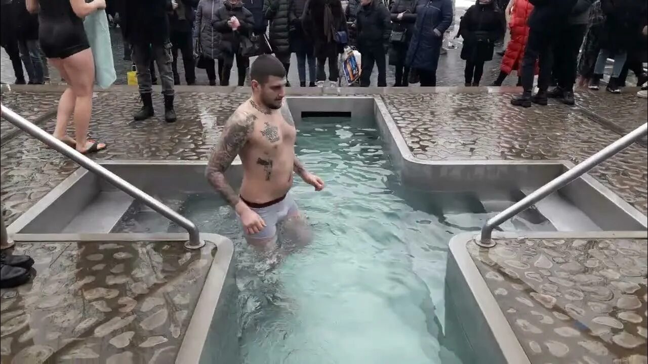 Видео купание на крещение 2022. Крещение 2022 видео. Саржин яр харьков. Трегуляй крещение 2022. Крещение 2022 видео.