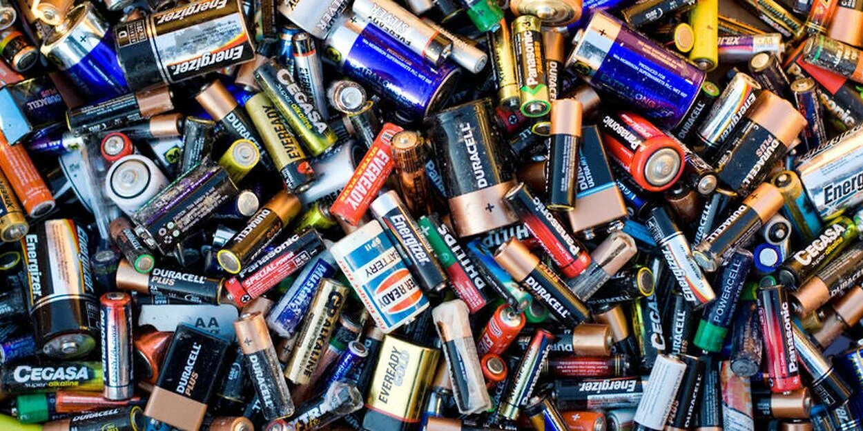 Batteries com. Pile.