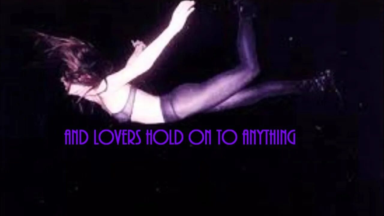 Keep i am falling. Девушка падает в космосе. falling girl.