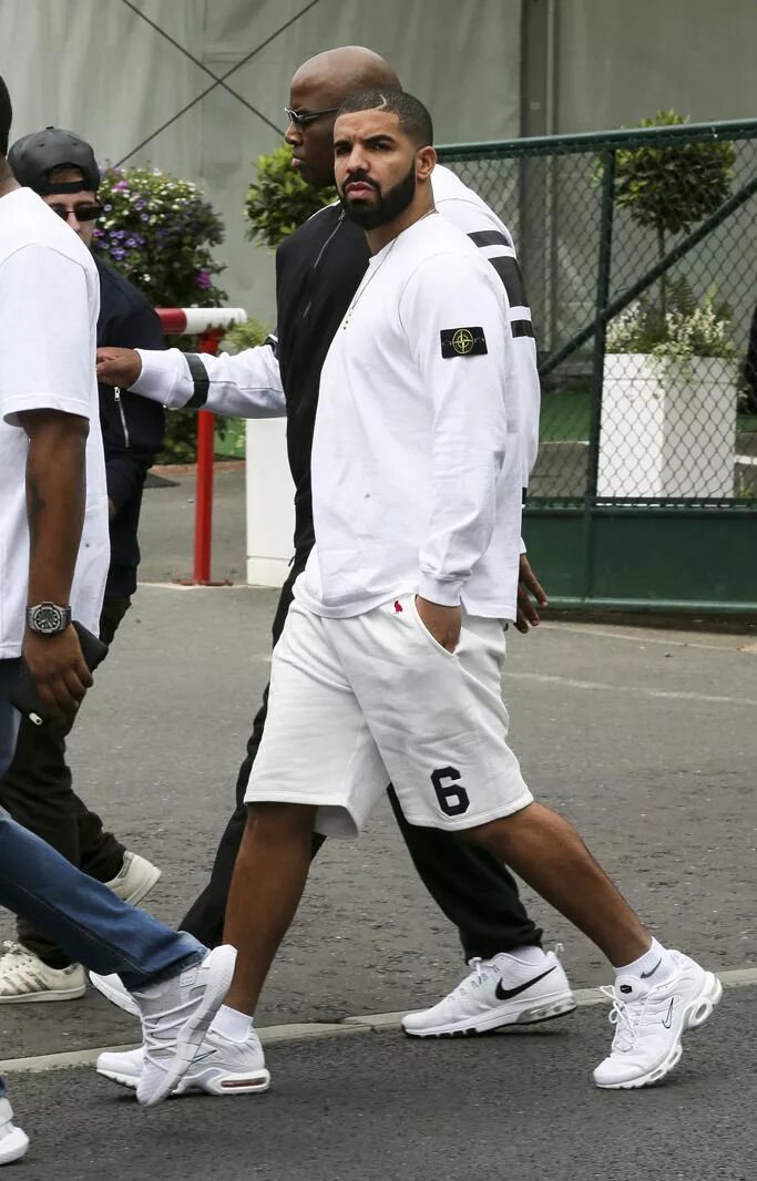 Nike x drake nocta. Nike drake. Nike x drake nocta jacket. Дрейк nocta. Drake in pink diesel.