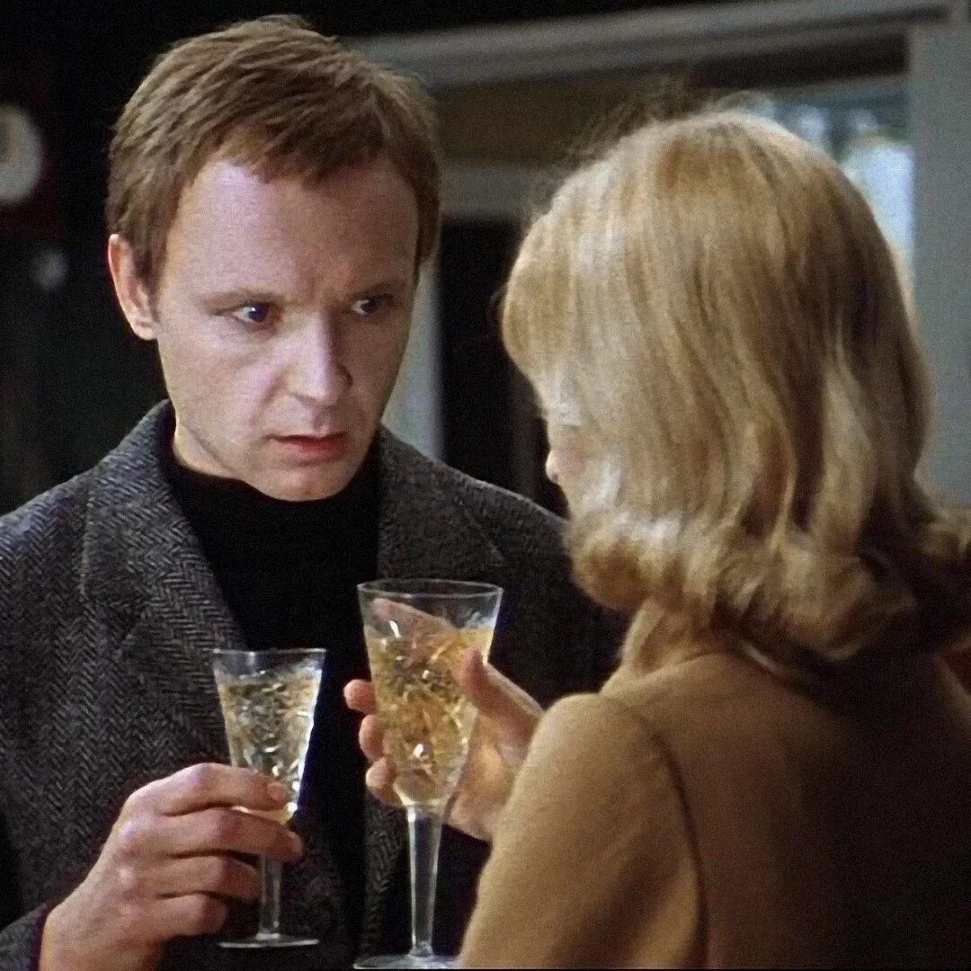 женя лукашин ирония судьбы. женя и надя ирония судьбы. ирония судьбы или с легким паром dvd. ирония судьбы постер 1975. андрей мягков ирония судьбы.