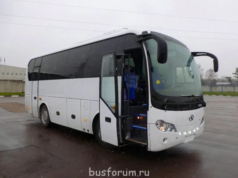 King long xmq6120c. Ютонг Кинг Лонг. Кинг Лонг 6800. Автобус Кинг Лонг (King long xmq6129y).