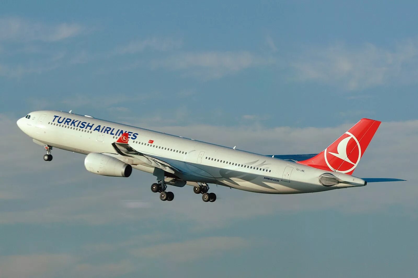 Airbus a330‑300 Turkish. Самолеты авиакомпании. Зарубежные авиакомпании. Самолеты иностранных авиакомпаний. Туркиш эйрлайнс отзывы