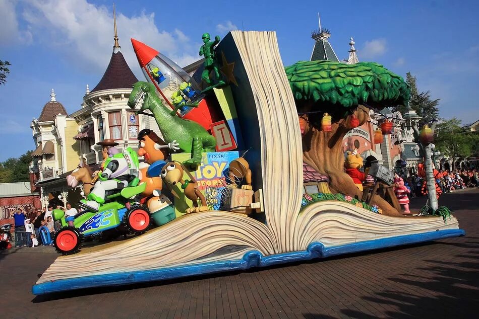 Discovery land диснейленд париж. Страна аттракционов. Страна аттракционов. Страна аттракционов. Парк аттракционов диснейленд в париже.