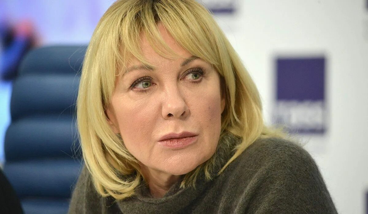 Тодоровский меня от отчаяния взял": Елена Яковлева о роли в "Интердевочке" лай