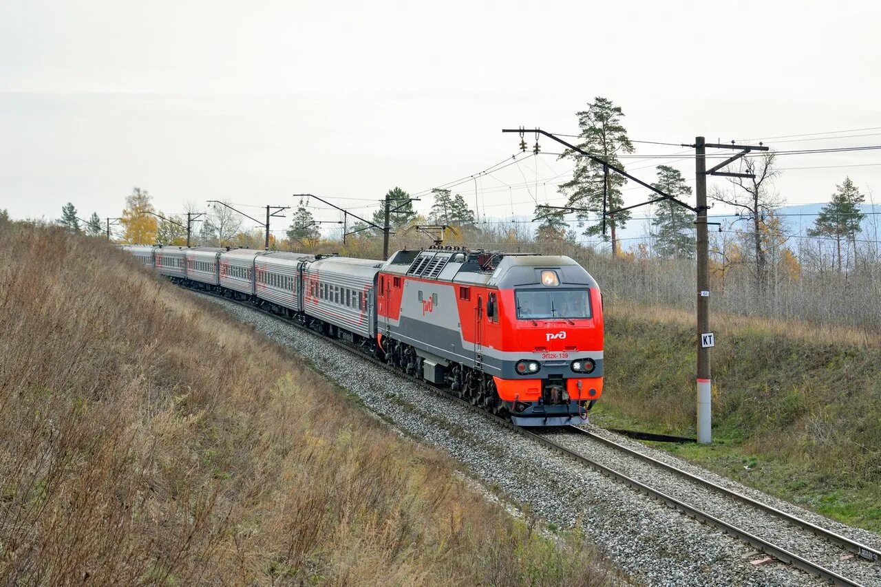 Электровоз эп 2. Электровоз эп2к. Эп2к 398. Эп 2 к в Сочи. Эп2к-230.