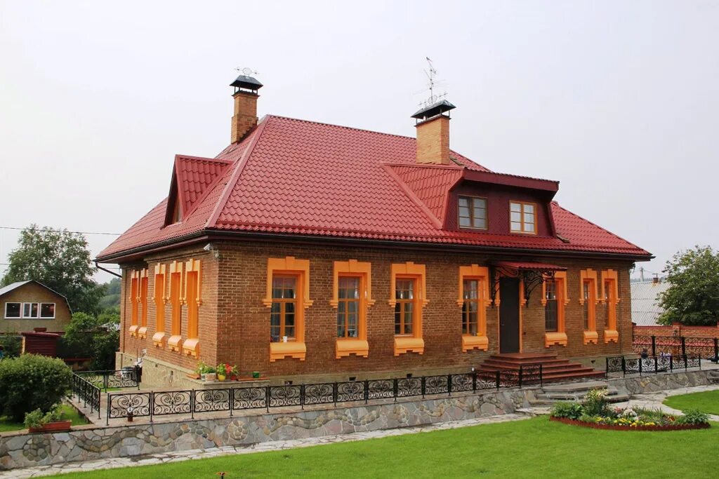 Дом пригород екатеринбург. Кирпичный купеческий дом. екатеринбург купеческий дом. кирпичный дом екатеринбург 19 века. продается усадьба купца в екатеринбурге.