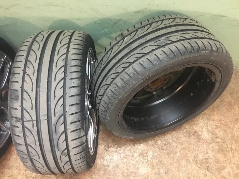 255 45 r20 лето. 255 35 20 Hankook Ventus v12 evo2. Hankook Ventus 245|40 r19 v12 evo2. 245/45 R18 лето Hankook изношенные шины. 245 40 18 265 35 18 Мерседес.