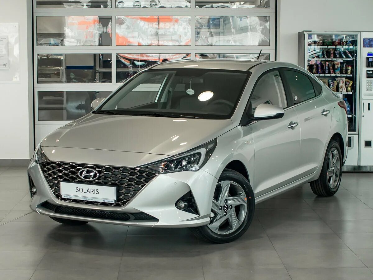 Hyundai Solaris II Рестайлинг 2020. Новый Hyundai Solaris 2020. Хёндай Солярис 2020 новый. Хендай Солярис 2021 серебристый. Куплю хендай магнитогорск