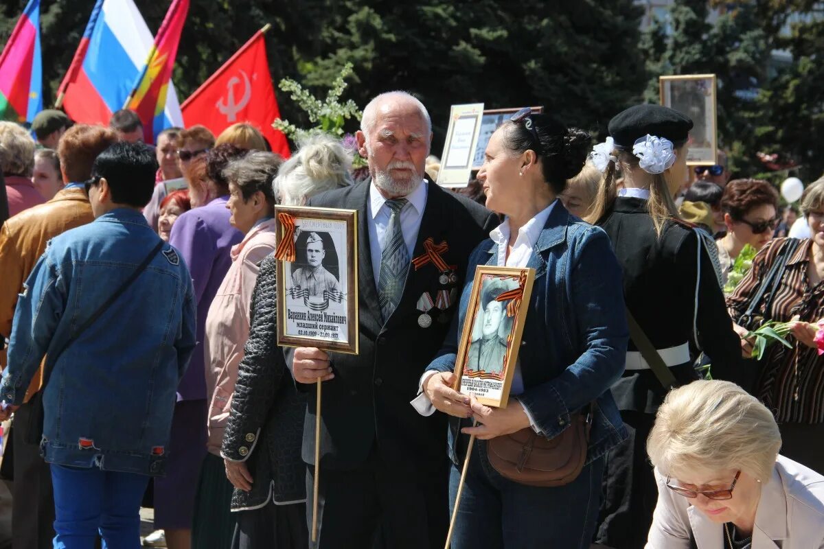 Бессмертный полк. Бессмертный полк в Грозном. Бессмертный полк станица Ханская.