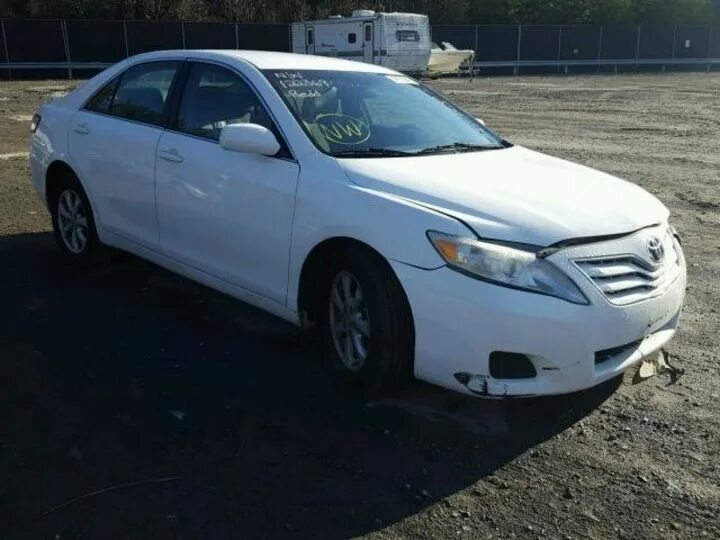 Купить камри 40 иркутск. Toyota Camry 2011 белый. Тойота Камри 2008 2,4 автомат белая. Тойота Камри 40 белая. Камри 40 стальная 2011.