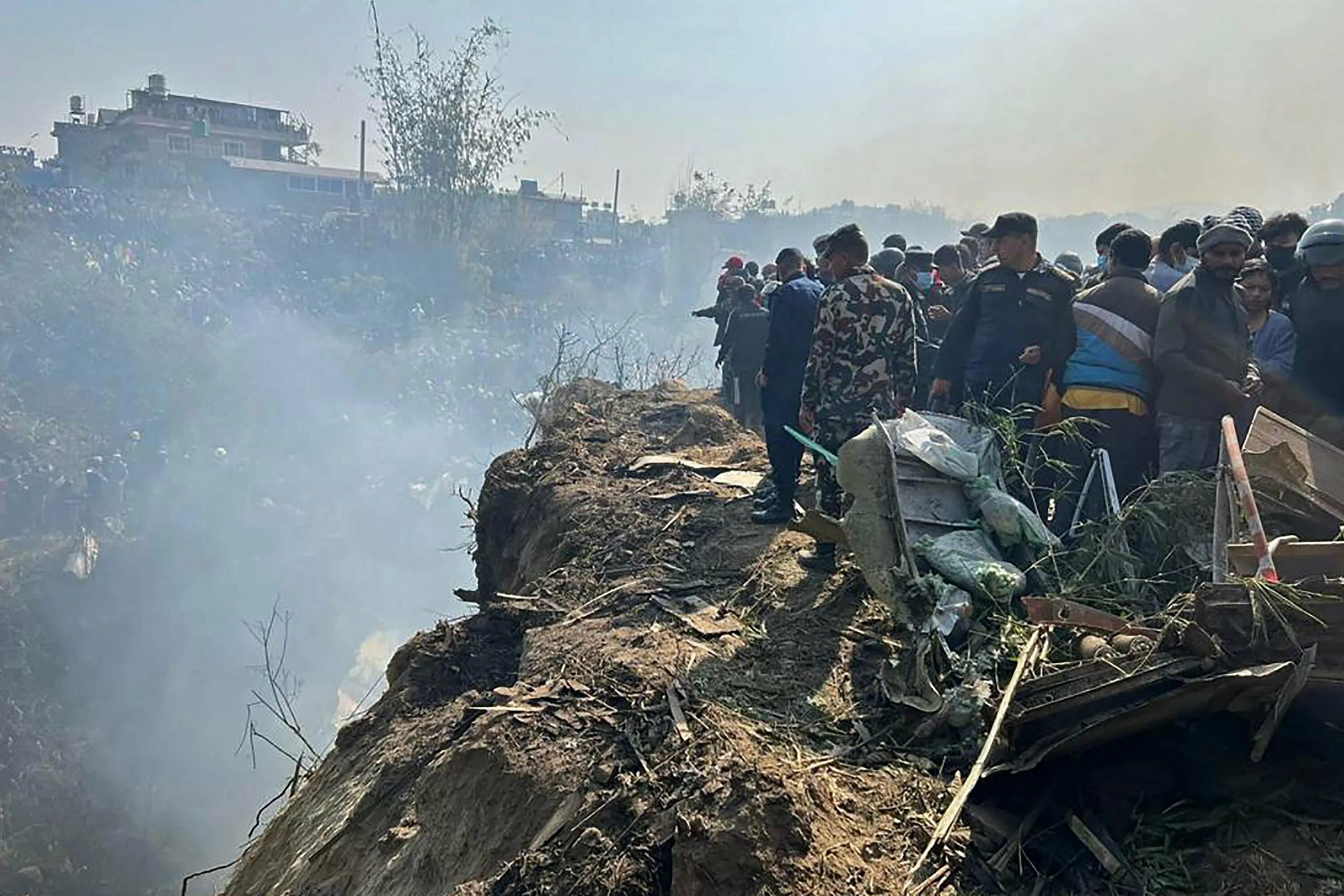 В Непале разбился самолет 2023. АТР 72 Непал. Катастрофа ATR 72 В Покхаре. Крушение самолета в Непале 2023.