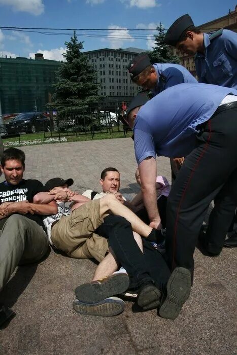 Сидячий протест. Забастовки в корее. Сидячая демонстрация. Сидячая демонстрация. Сидячая забастовка.