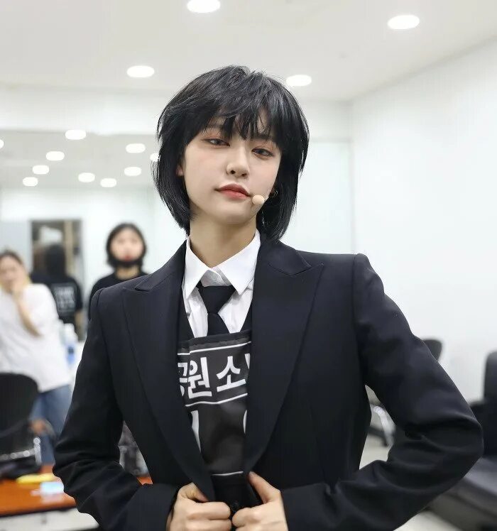 маллет у айдолов. корейский маллет девушки. маллет вулфкат. вольф маллет стрижка корейская. вольф маллет стрижка корейская.