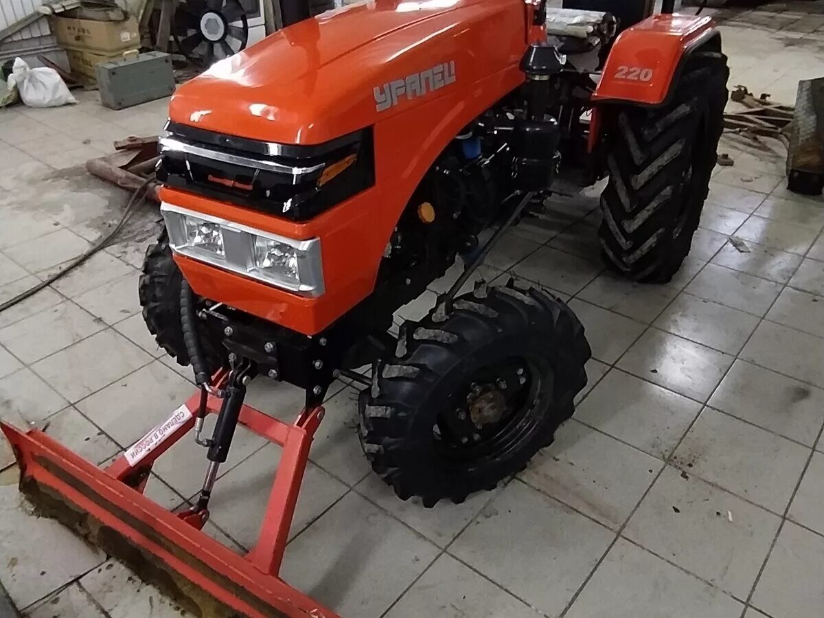 Уралец уралец-224. Минитрактор мтз уралец. Трактор хт-180 "уралец. Минитрактор уралец мтз 225. Отвал на минитрактор уралец 220.