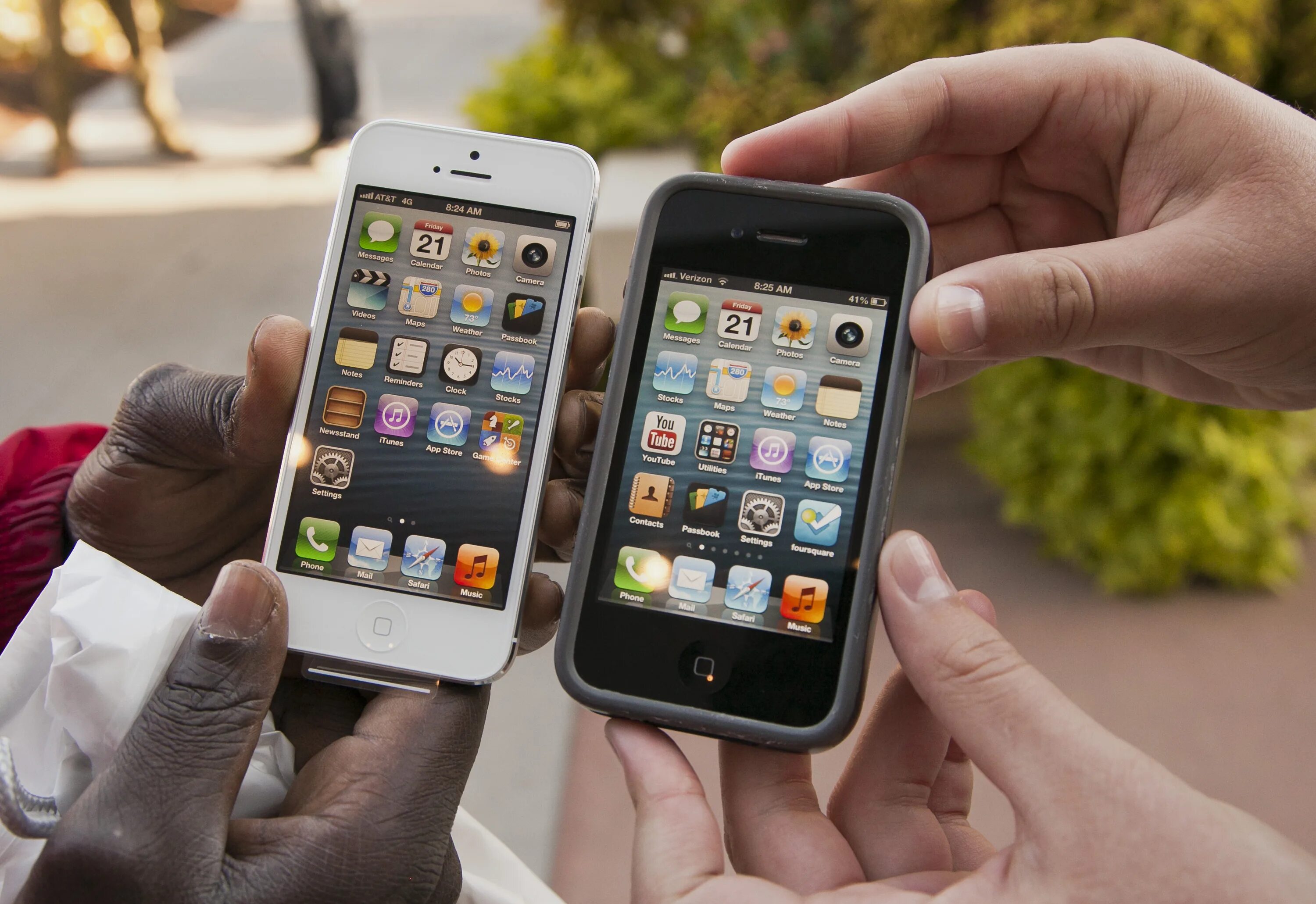 Какой айфон лучше и надежнее. Apple iphone 1. Айфон Apple 2012 года. Первый айфон. Самый первый айфон.