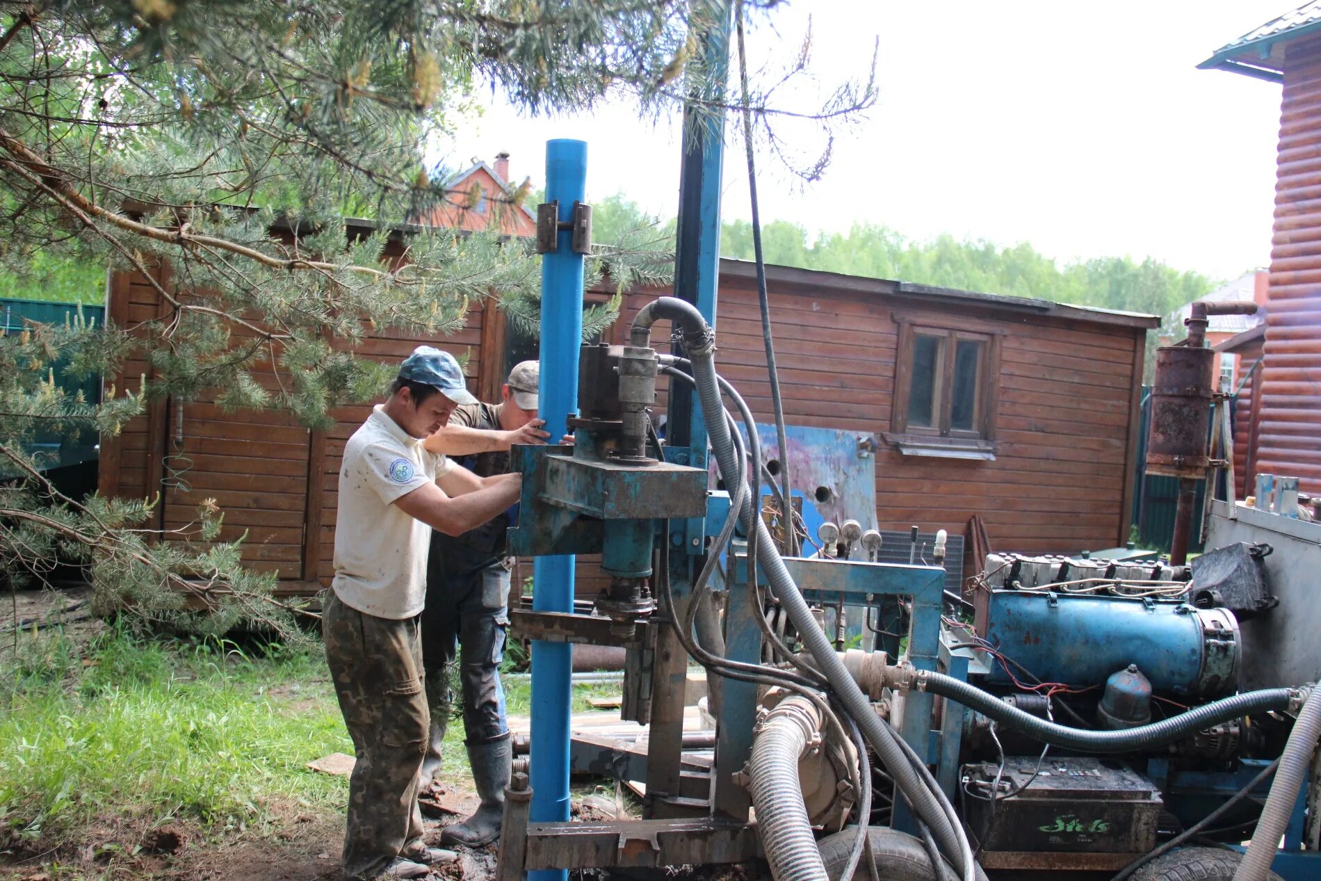 Мгбу кама д2. Мини буровые установки фобос. Бурение на воду мгбу. Буровой станок мгбу. Малогабаритная буровая скважина.