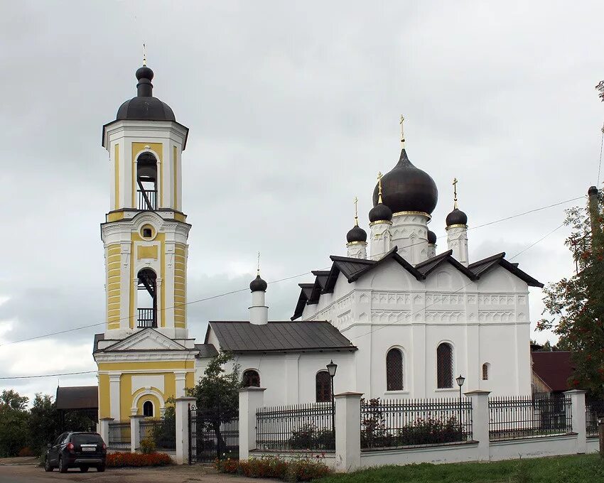 Церкви в старой руссе. Никольская церковь старая русса. храм николая чудотворца в новгородской области. духовская церковь (старая русса). никольский собор в старой руссе.