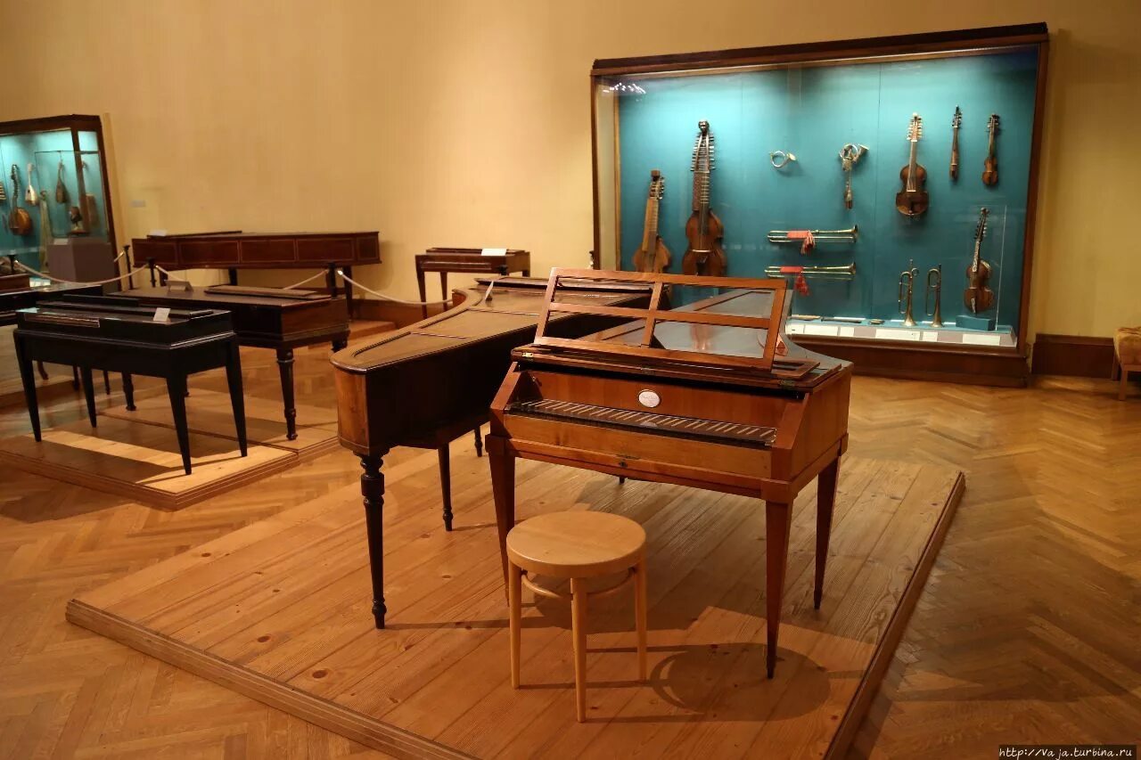 музыкоград париж франция экспонаты. музей музыкальных инструментов в москве глинки. шотландский музыкальный музей. музей глинки зал. музей музыкальных инструментов в москве фадеева.