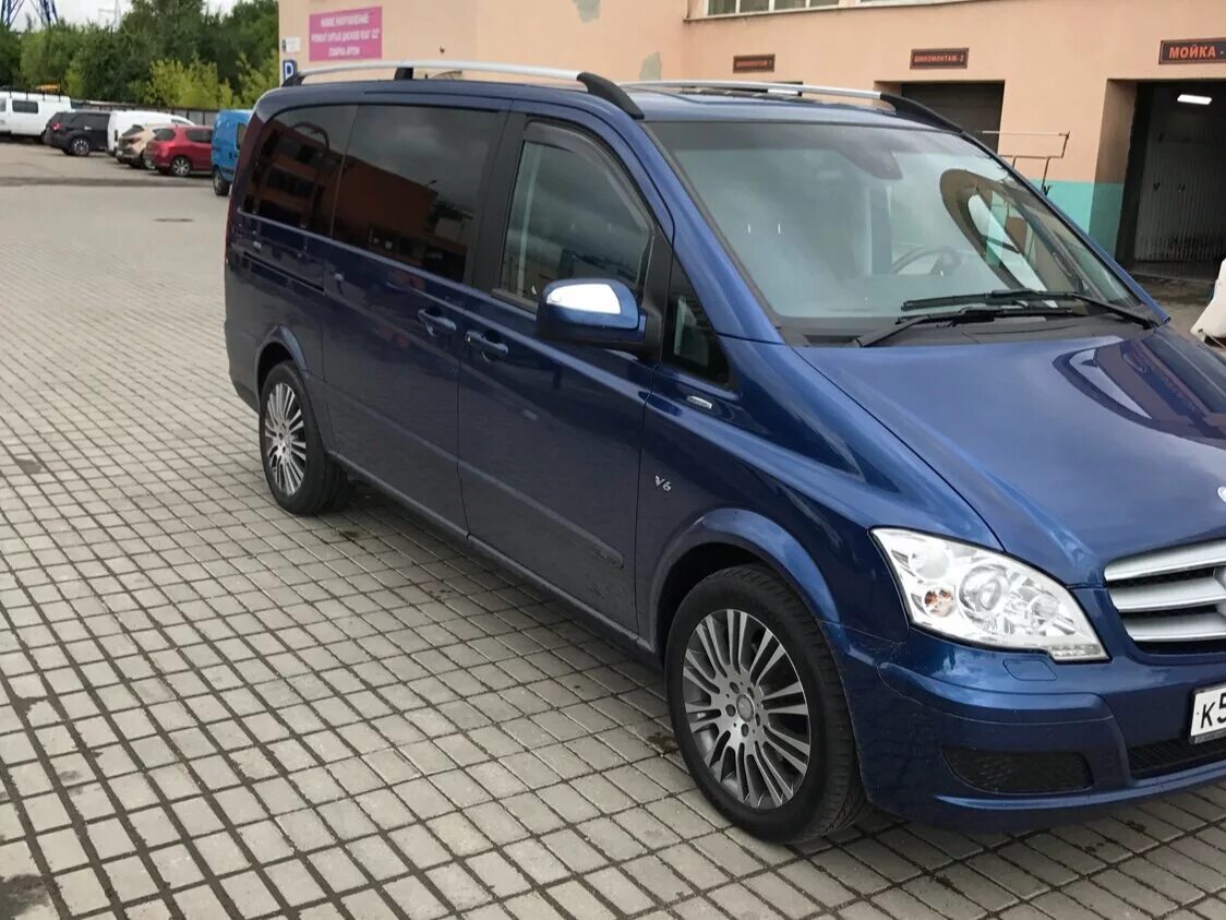 Мерседес w639 синий. Mercedes Viano w639 Рестайлинг. Мерседес Viano 639 Рестайлинг. Мерседес минивэн 2010 Viano.