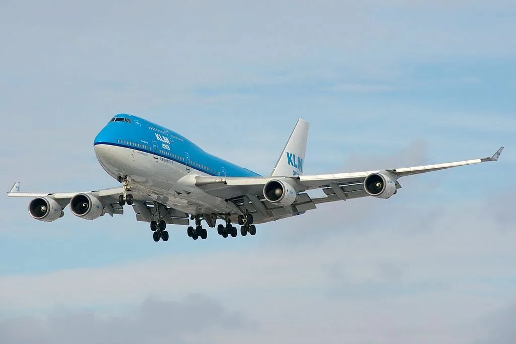 Jumbo jet. Boeing 747 джамбо. Боинг 747 400 джамбо Джет. Боинг 747 KLM. Боинг 747-400 KLM.