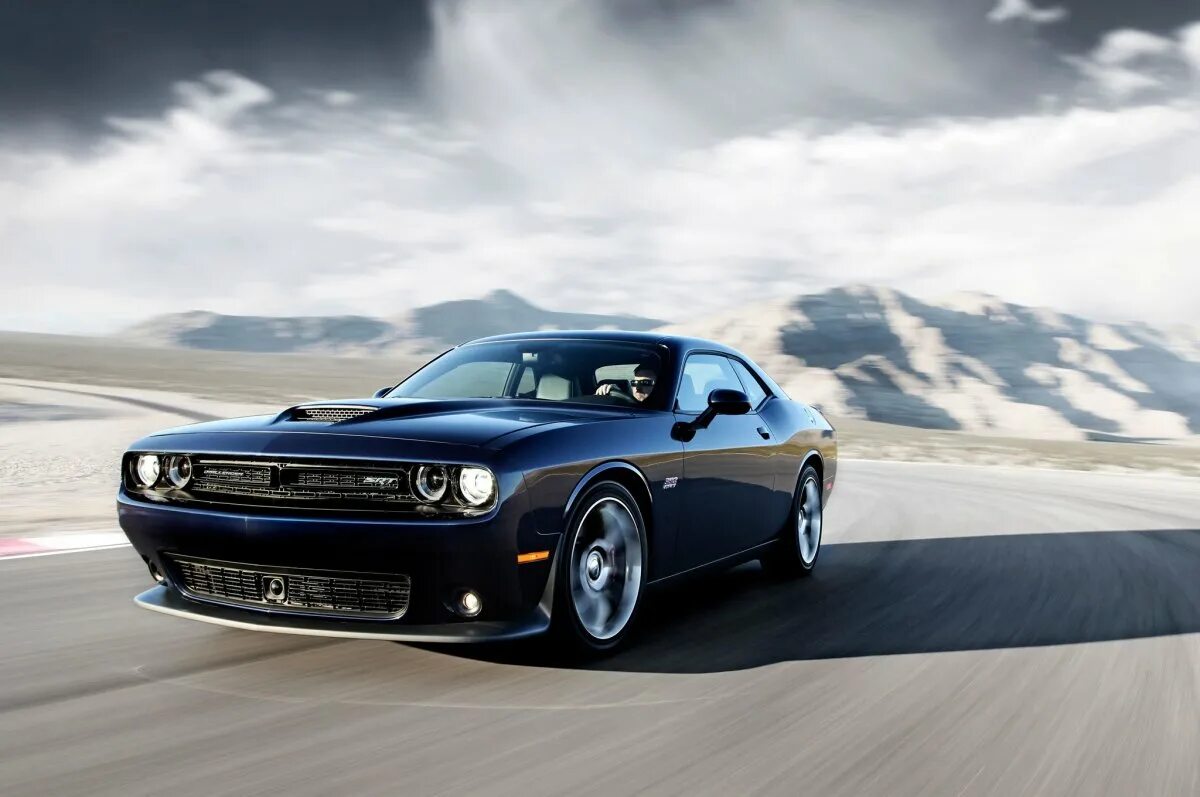 Обои додж челленджер. Додж Челленджер. Dodge Challenger 1990. Dodge Challenger srt Hellcat 2015. Додж Челленджер 1990.