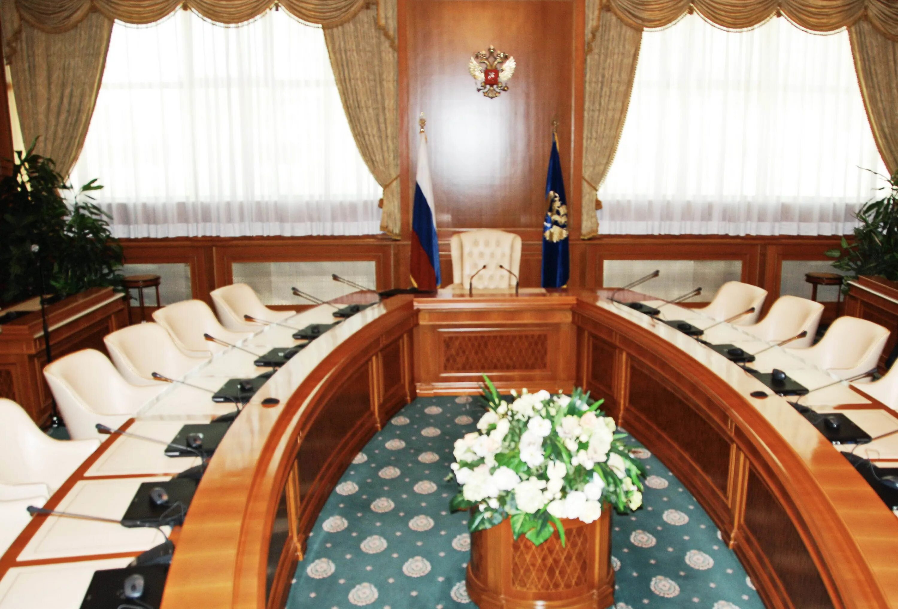 Музейный комплекс кремль. Московская гор дума рф здание. Фгбу управление по эксплуатации зданий. Управление по эксплуатации зданий высших органов власти. Интерактивный комплекс кремль.