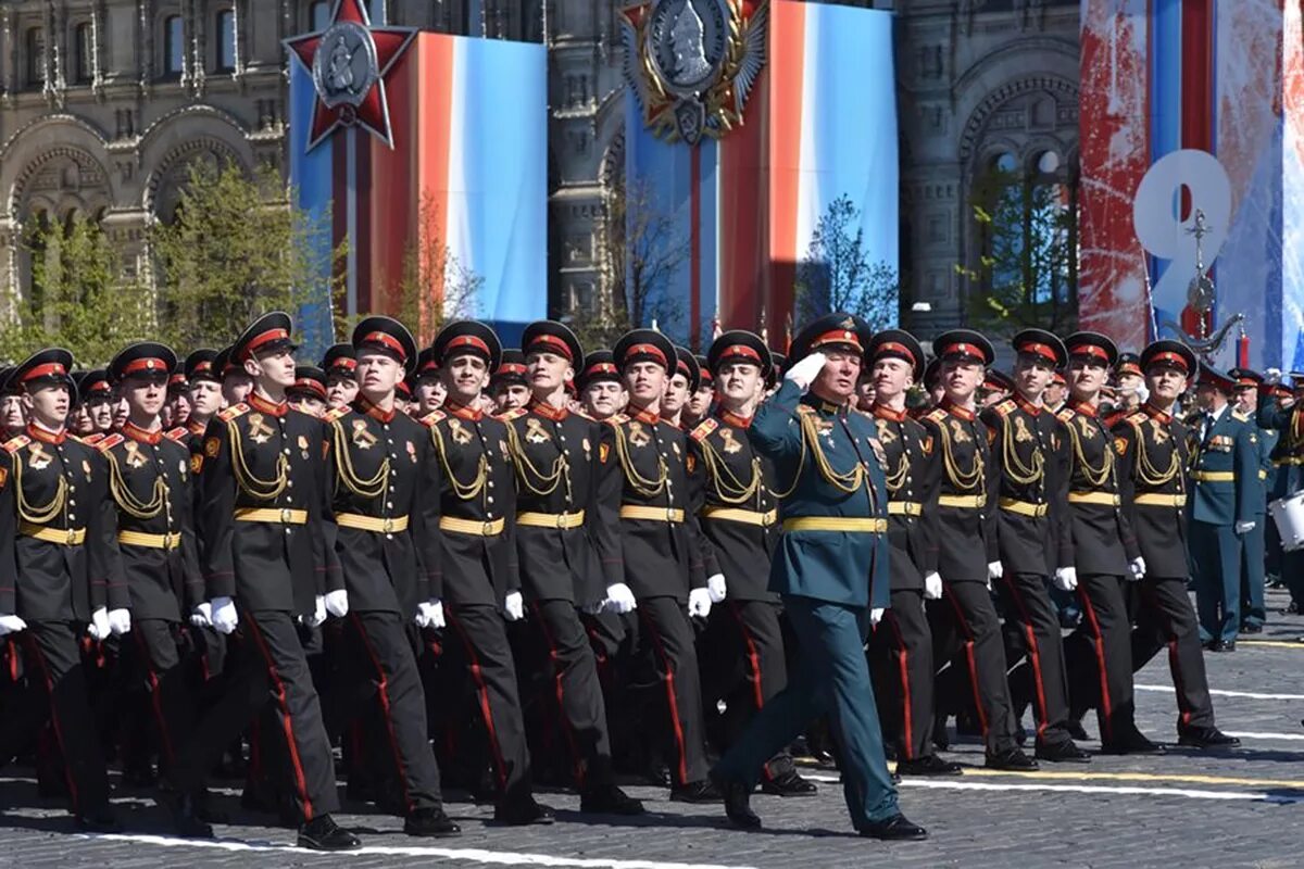 Военные кадетские корпуса россии. СПБ СВУ на параде Победы. СВУ суворовцы парад Победы. МСВУ парад Победы. Московское Суворовское кадетское училище.