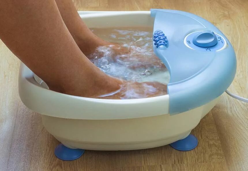 Foot bathing. Ножные ванночки детей. Тазик для ног с массажем. Массажная ванночка для ног. Гидромассажная ванна для детей.