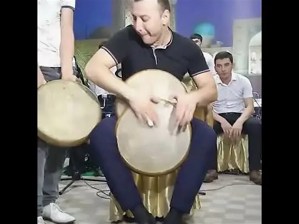 Дойра таджикские музыкальные инструменты. Доира базимлар. Фигура доира фон. Узбекская дойра. Бухороча довул.