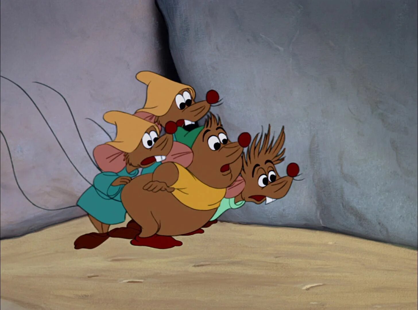 Мыши из золушки дисней. Герои мультфильмов на прозрачном фоне. Мышонок из золушки. Мышонок из золушки. Mice cinderella.