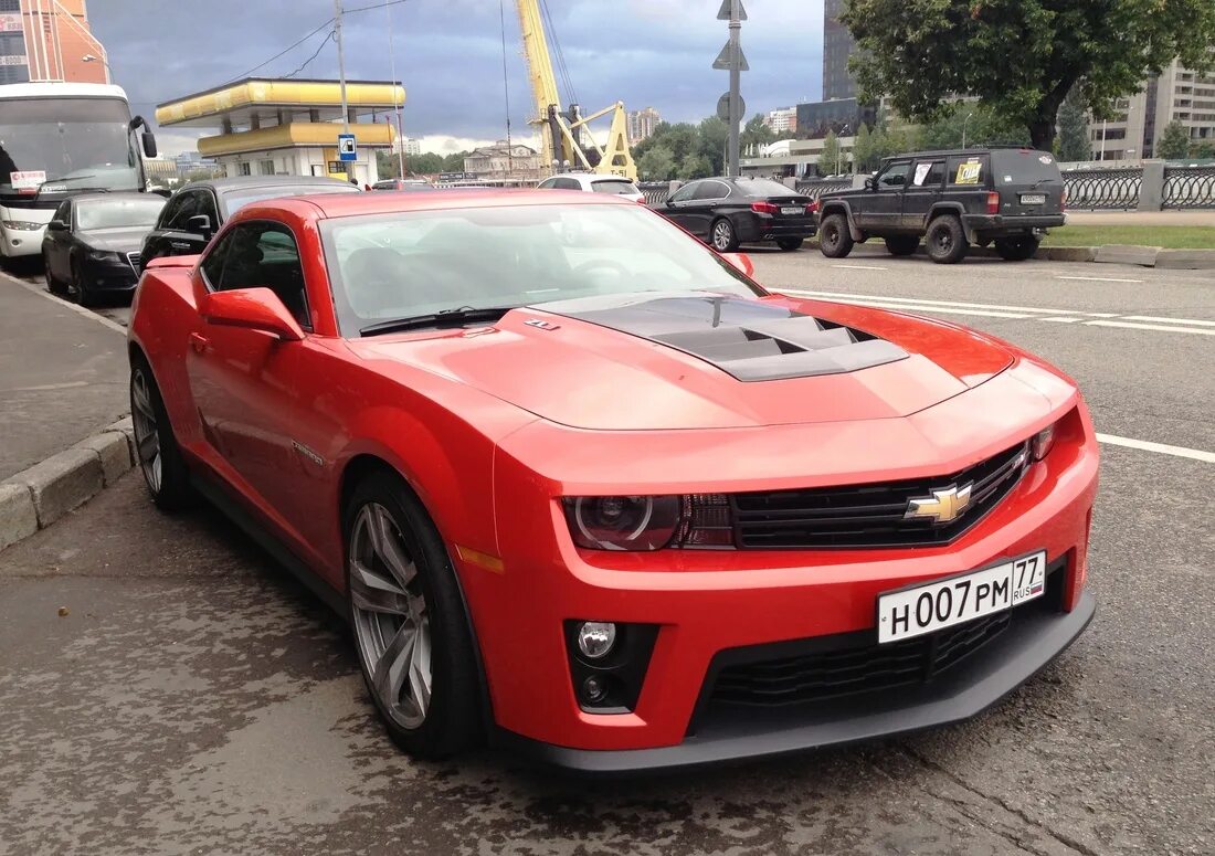 Шевроле камаро купить в россии. Шевроле Шевроле Камаро. Chevrolet Camaro Red. Chevrolet Camaro красная. Шевроле Камаро 77.