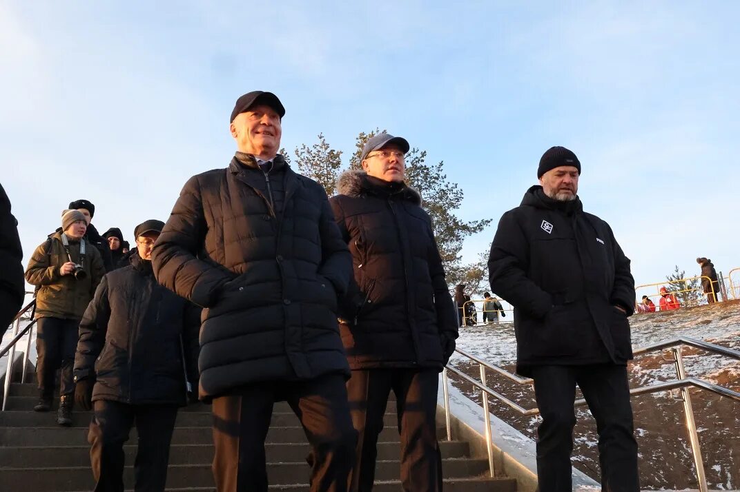 Тольятти открылся. Новости тольятти. Руководитель завода на пуске завода. Тольятти завод дверей. Тольятти открылся.