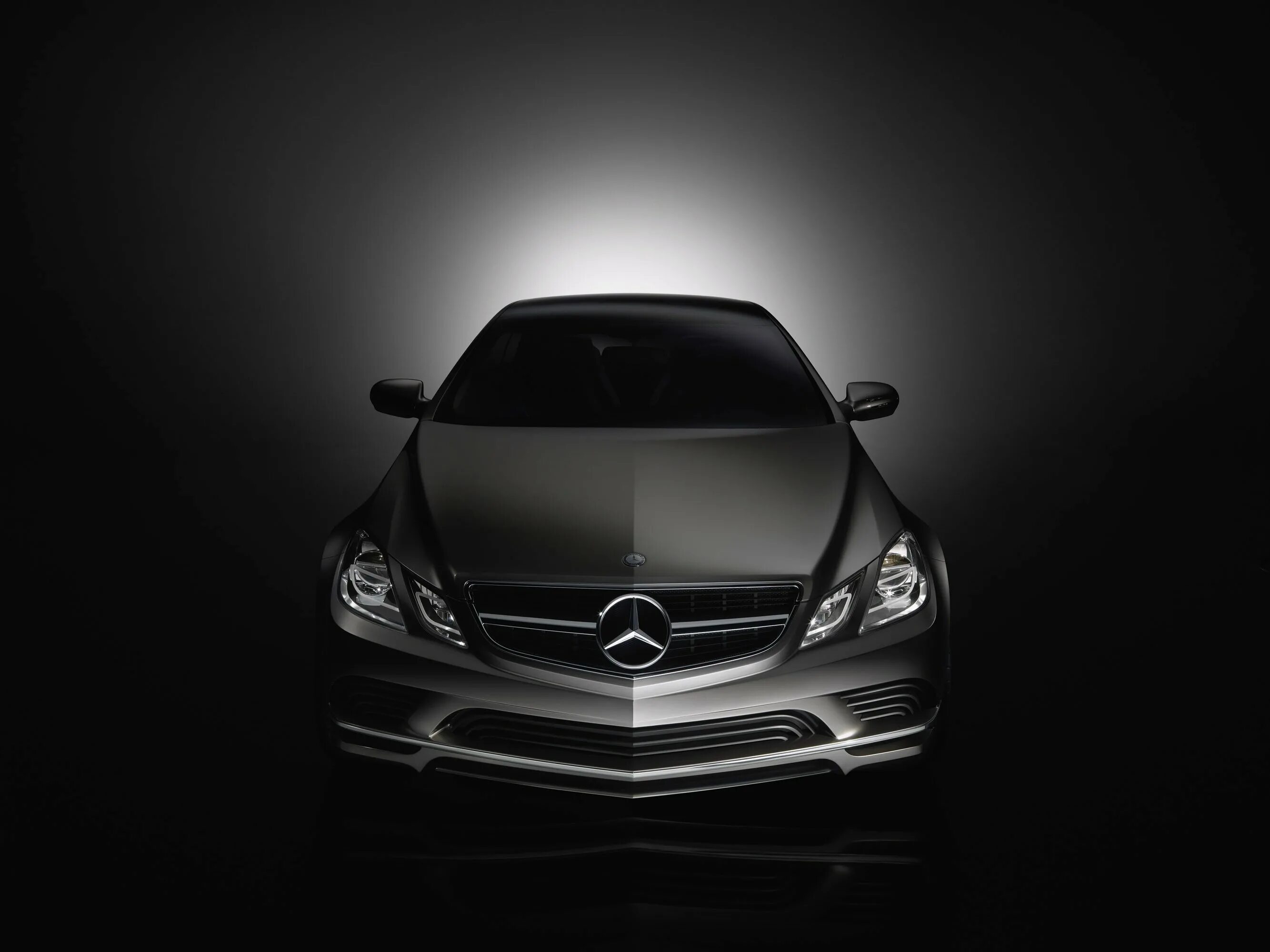 Мерседес на черном фоне. Mercedes-Benz CONCEPTFASCINATION 2008. Мерседес 3.3. 3д Мерседес.