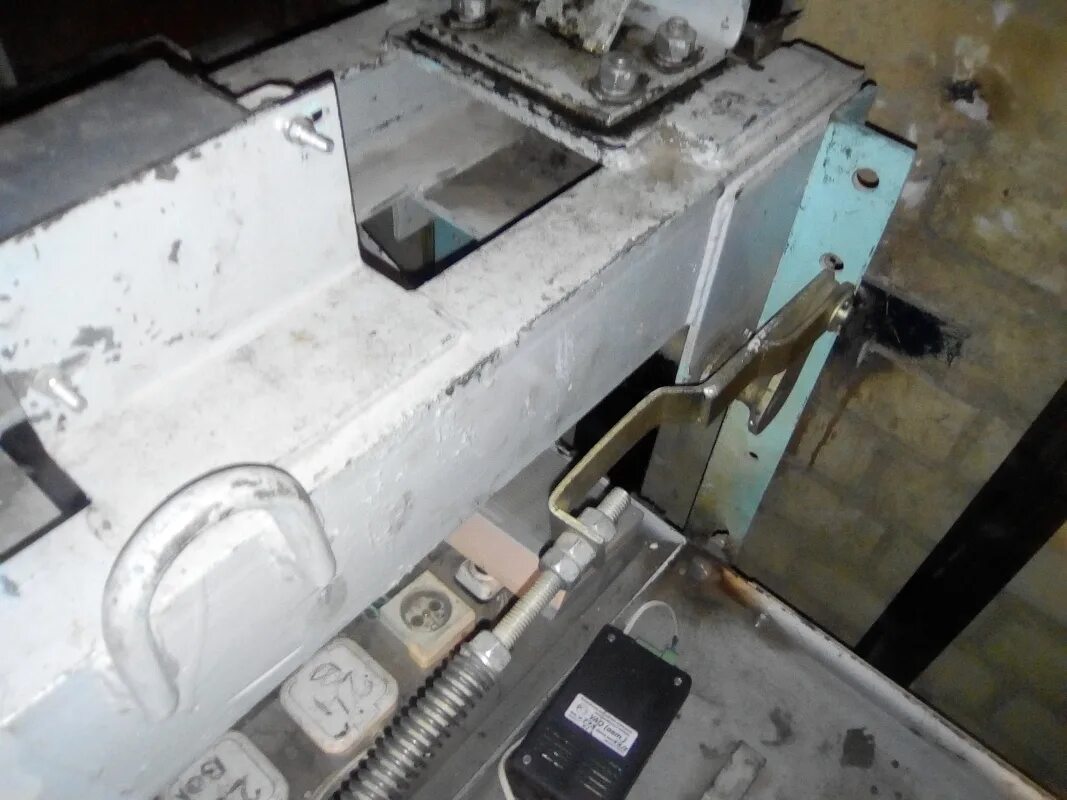 Ловители лифта отис. Ловитель лифтовой wittur. Ловители кабины лифта jed 10/a. Ловители лифта. Ловители лифта.